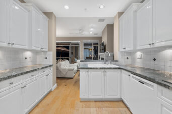 2456 Carr Lane